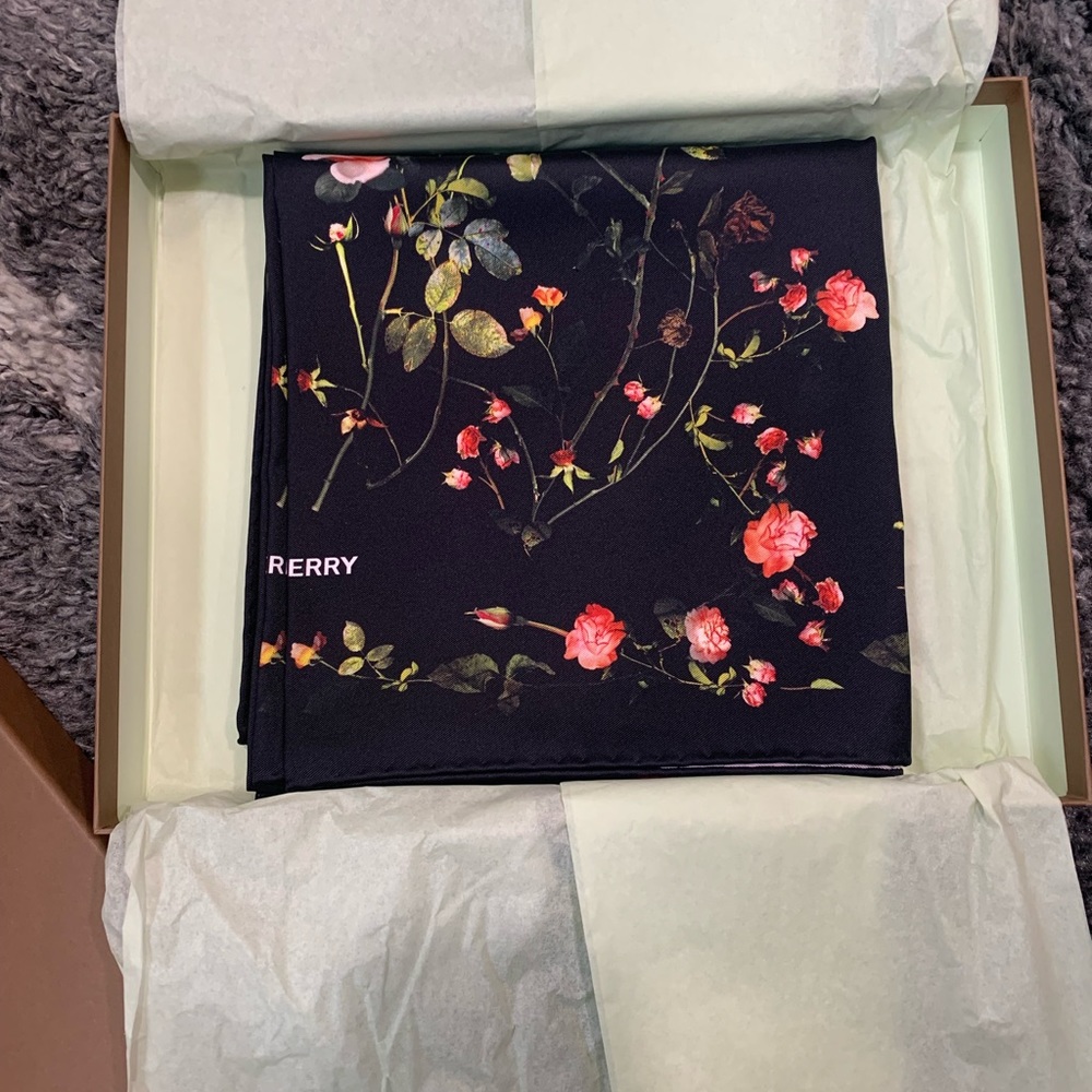 Burberry Italian-woven scarf in silk twill, digitally printed English roses.